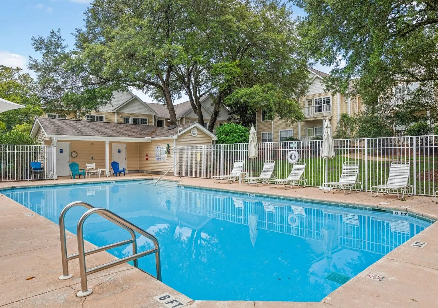Rare 3 Bedroom Condo in Niceville! — Photo 3