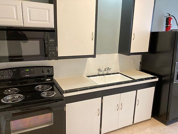 4th image of 639 Lakeland Dr #B