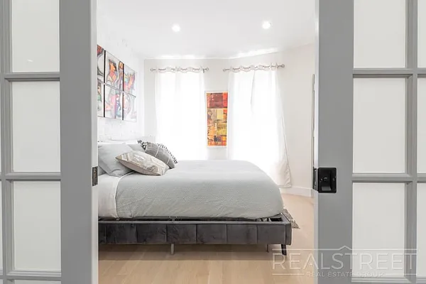 Rented by Real Street Inc | media 8