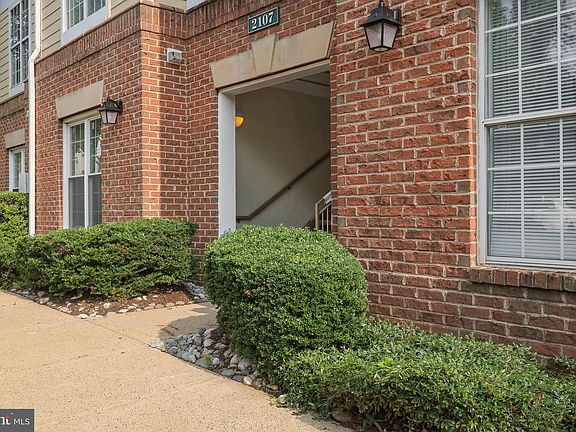 2nd image of 2107 Highcourt Ln APT 203
