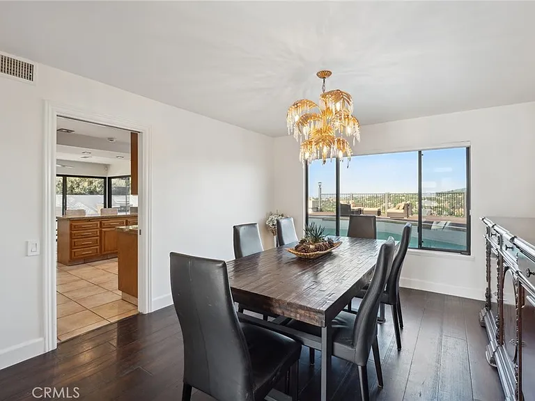 4372 Park Vicente — Photo 8