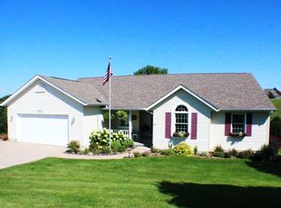 904 Ridgeview Ct, Sherrard, IL 61281