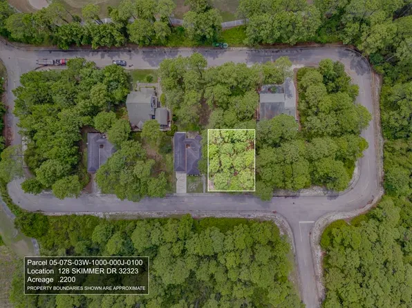 128 Skimmer Dr, Carrabelle, FL 32322