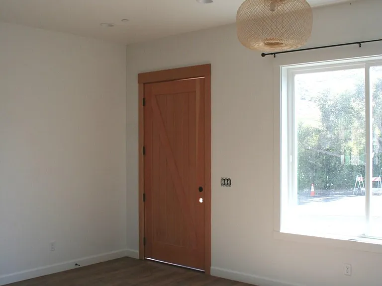 2892 Rockview Pl — Photo 6