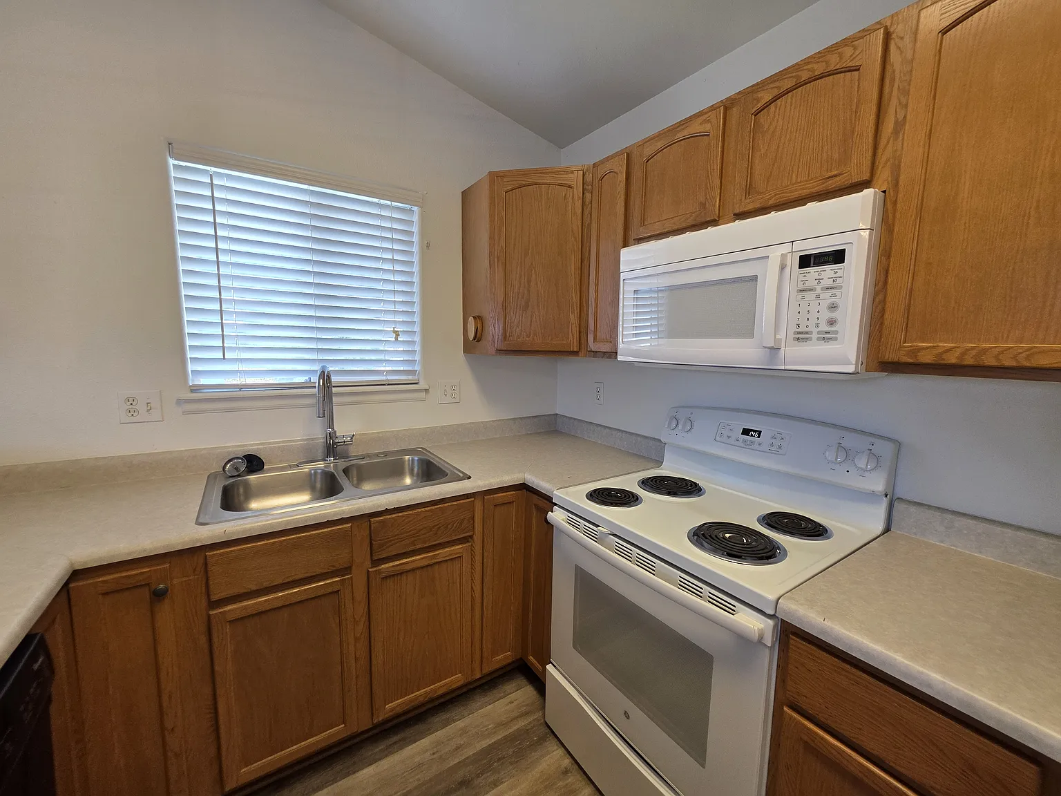 3 bed, 1040 sqft, $1,500 — Photo 4