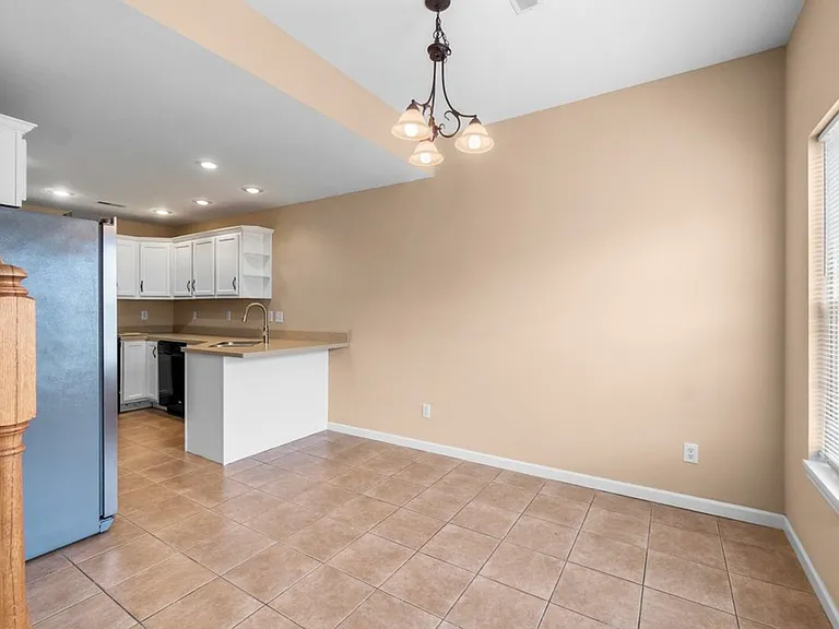 2862 Larkspur Ct — Photo 10