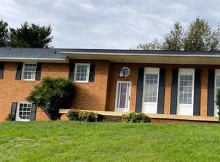 920 Norbourne Ave, Vinton, VA 24179