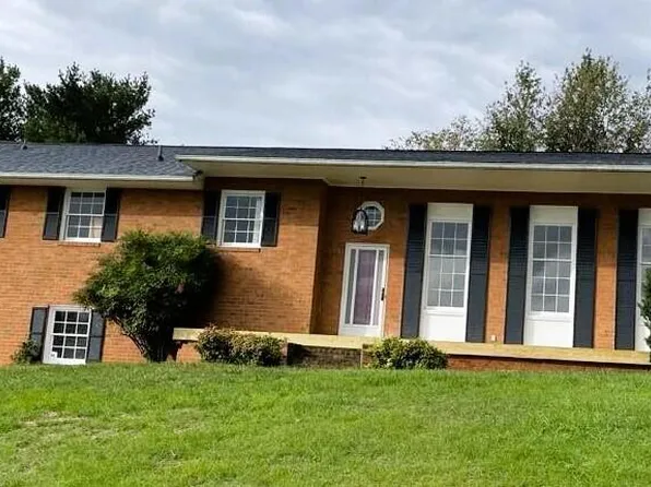 920 Norbourne Ave, Vinton, VA 24179