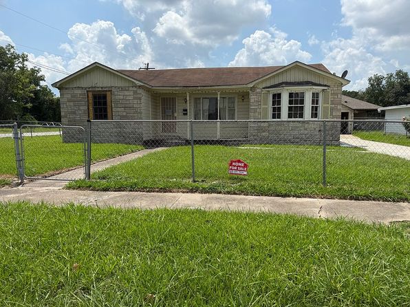 1290 Houston St