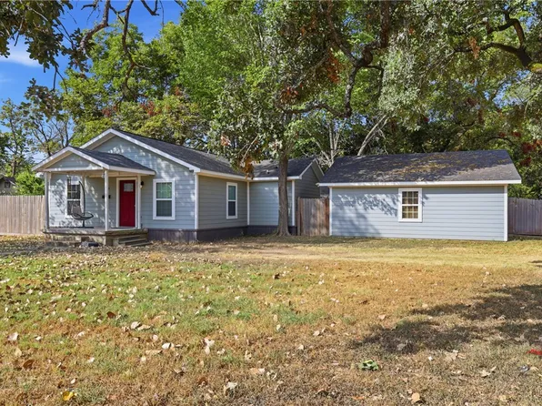1108 Cypress St, Hearne, TX 77859