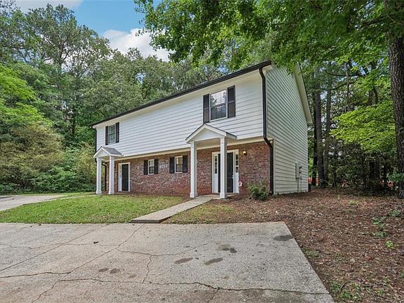 3rd image of 4017 Hawthorne Cir SE APT 1