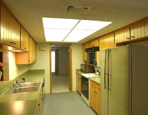 4th image of 5911 ROYAL POINT DR