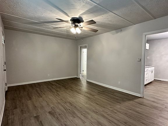 3rd image of 841 Pierce St