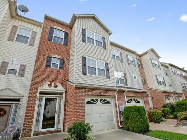 346 Cambridge Pl, Prince Frederick, MD 20678