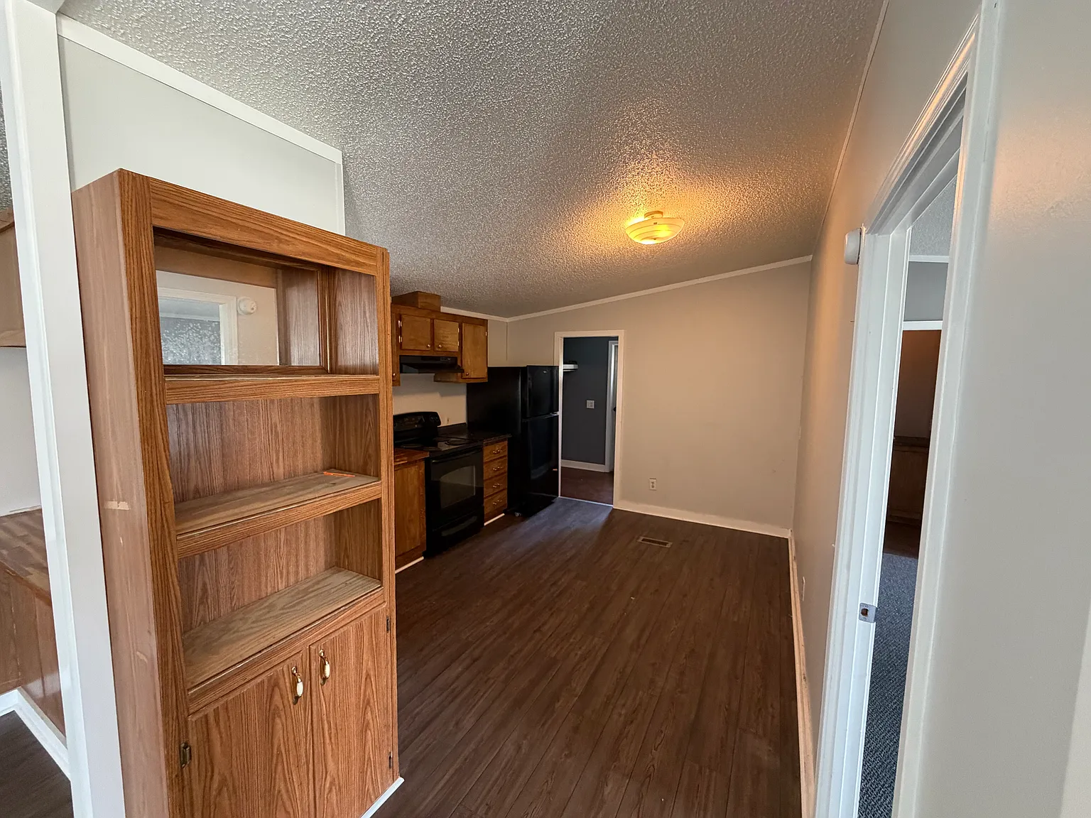 4 bed, $1,600 — Photo 4