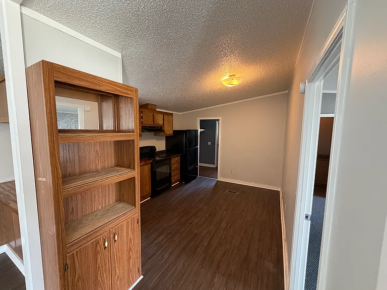 2611 Warhorse St — Photo 4