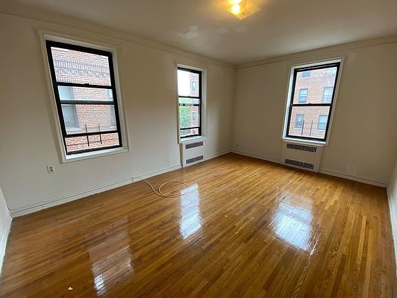 3rd image of 67-70 Yellowstone Blvd #4G