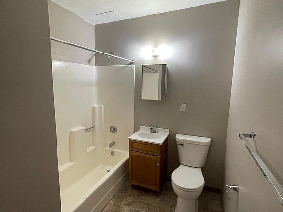 4th image of 123 N 4th St APT B1