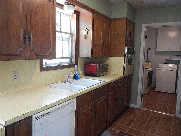 5th image of 201 Tanglewood Dr