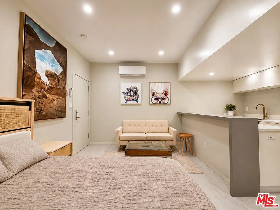 Studio, 1.0 bath, $2,495 — Photo 3