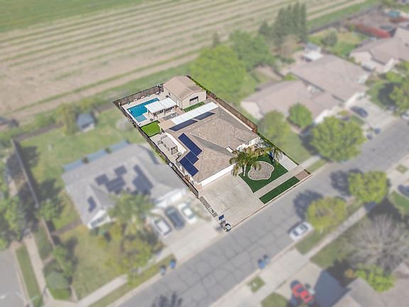 2nd image of 3817 N Chinowth Street