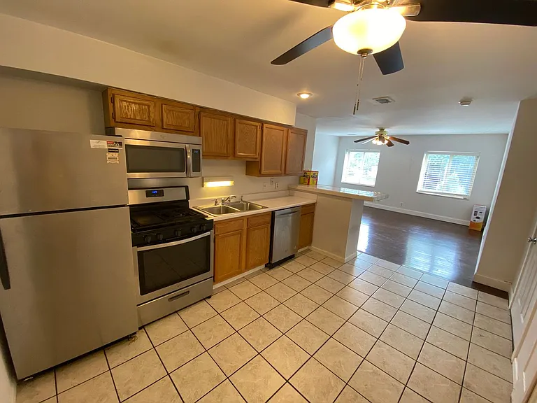 E 15th Ave 325 TPP — Photo 13