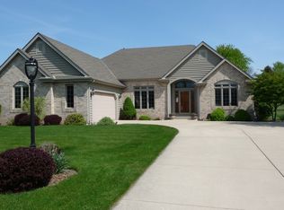 1100 W Violet Dr, Oak Creek, WI 53154