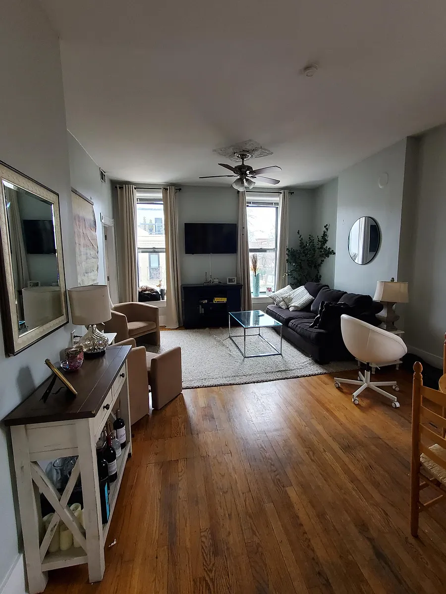 Building Photo - 1224 W Webster Ave #2F