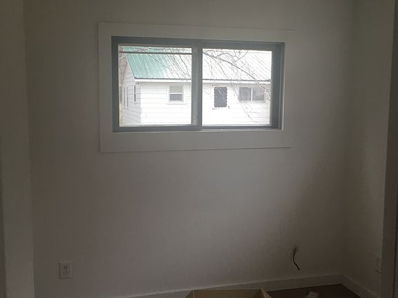 4th image of 10206 Carnation Ct