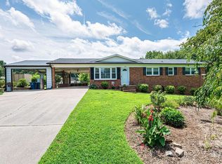 2416 33rd Ave NE, Hickory, NC 28601