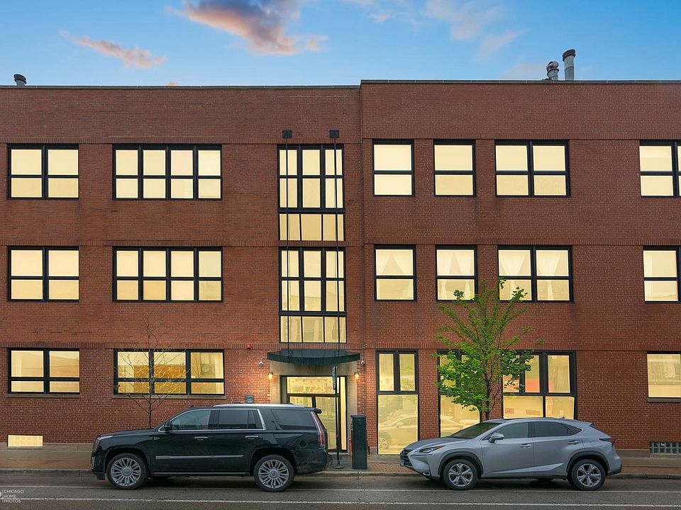 1st image of 1728 N Damen Ave #Pu4