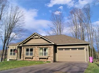 7926 Springwoods Cir, Baldwinsville, NY 13027
