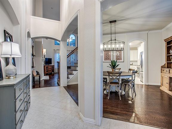 3rd image of 408 Crystal Glen Dr