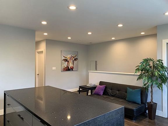 5th image of 2059 W Ohio St #2