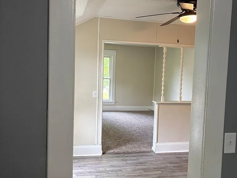 112 N Clinton St — Photo 14