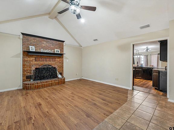 4th image of 226 Colonial Cir