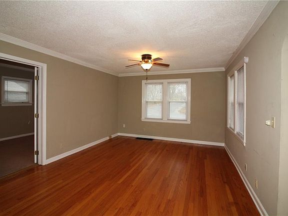 2nd image of 4200 Booth St