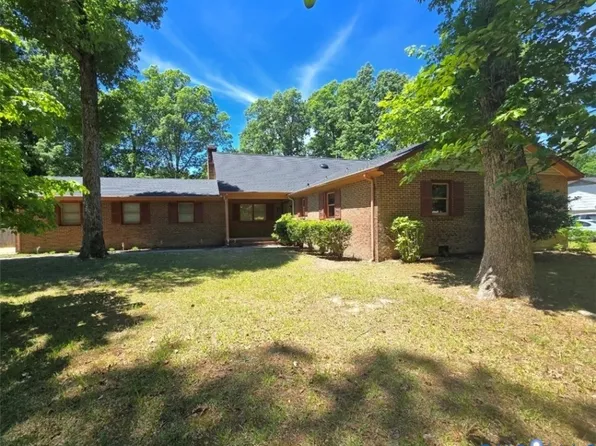 2832 Brierwood Rd, Petersburg, VA 23805