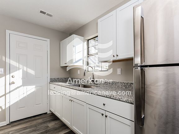 1779684_005_wm_-_kitchen_13428326.jpg