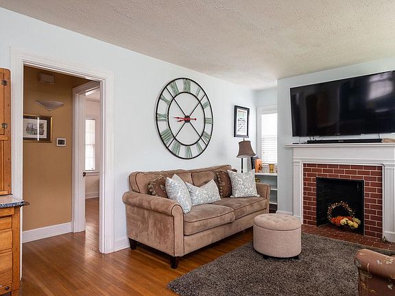 2nd image of 2510 Wallace Ave