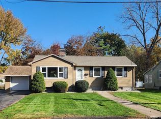 24 Clifford St, Newington, CT 06111