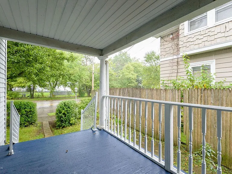 135 Burr Oak St — Photo 5