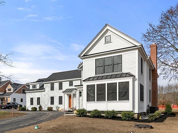 2nd image of 128 Main St #2