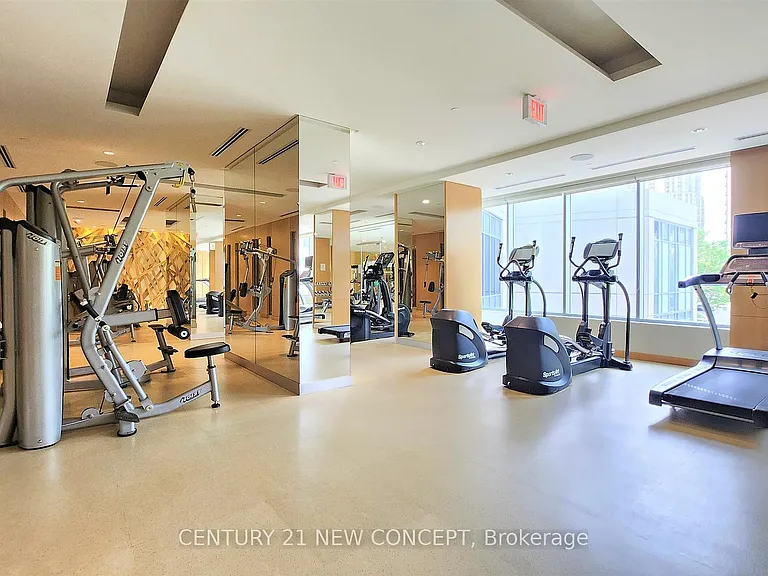 120 Harrison Garden Blvd #Penthouse 31-31 — Photo 9