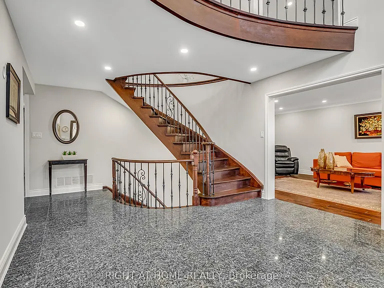 373 Firglen Rdg — Photo 4