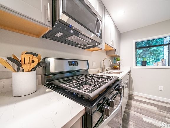 5th image of 17627 197th Ave NE
