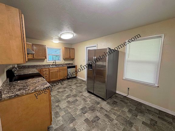 4th image of 204 Dyer St