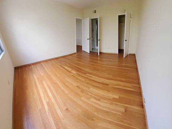 4th image of 952 18th St #2