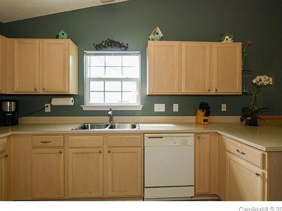 3rd image of 2326 Mancke Dr