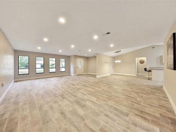 4th image of 3808 Garnet Dr